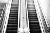 escalator-4170999_640_opt.jpg